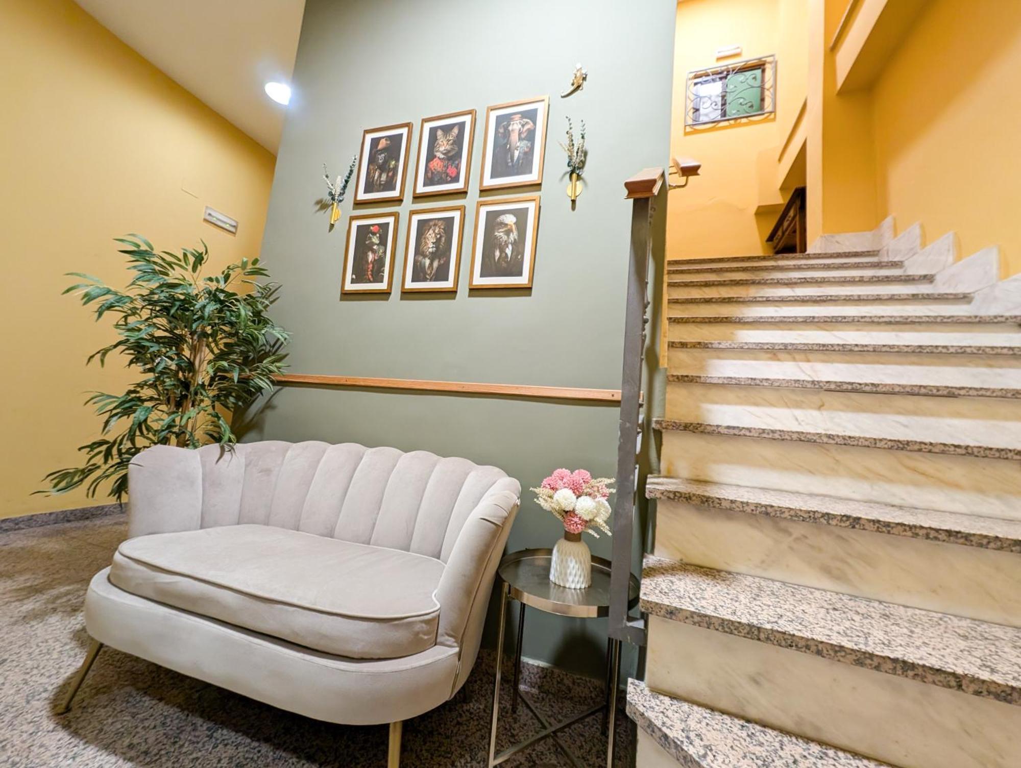 Hospederia Puerta De La Catedral Hotel ซิวดัด-โรดรีโก ภายนอก รูปภาพ